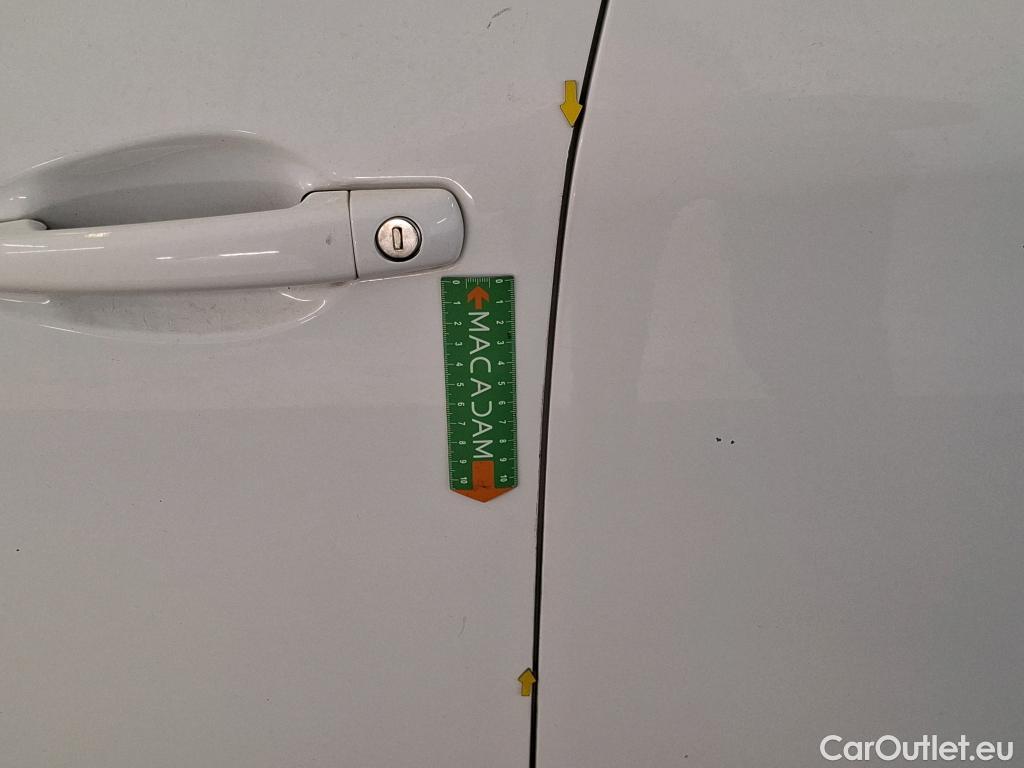  Peugeot  208 PEUGEOT  / 2015 / 5P / Berline &BLUEHDI 100 €6.c S&S ALLURE BUSINESS #30