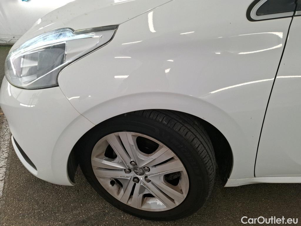  Peugeot  208 PEUGEOT  / 2015 / 5P / Berline &BLUEHDI 100 €6.c S&S ALLURE BUSINESS #60
