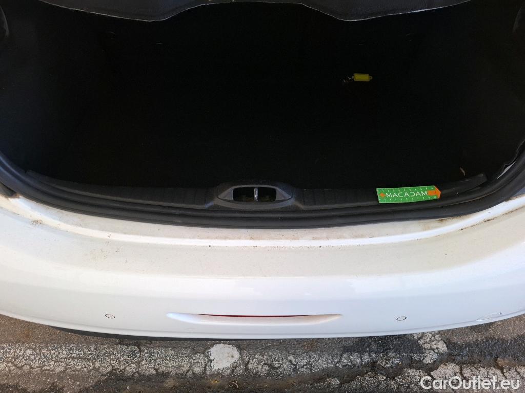  Peugeot  208 PEUGEOT  / 2015 / 5P / Berline &BLUEHDI 100 €6.c S&S ALLURE BUSINESS #76