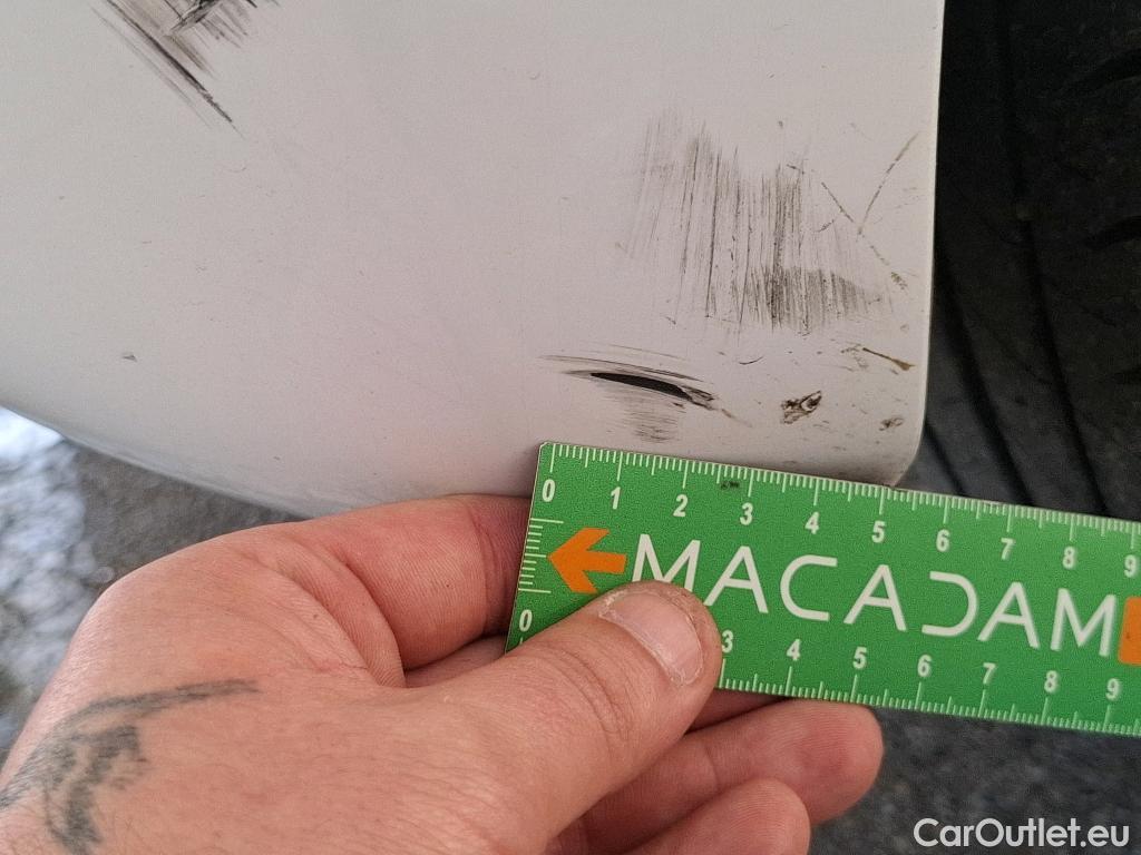  Peugeot  208 PEUGEOT  / 2015 / 5P / Berline &BLUEHDI 100 €6.c S&S ALLURE BUSINESS #42