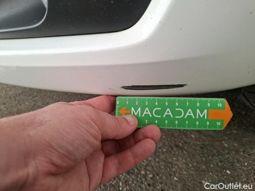  Peugeot  208 PEUGEOT  / 2015 / 5P / Berline &BLUEHDI 100 €6.c S&S ALLURE BUSINESS #32