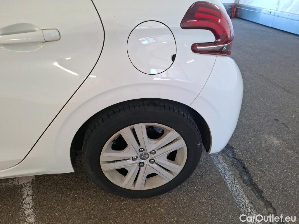  Peugeot  208 PEUGEOT  / 2015 / 5P / Berline &BLUEHDI 100 €6.c S&S ALLURE BUSINESS #64