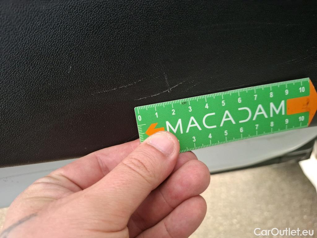  Peugeot  208 PEUGEOT  / 2015 / 5P / Berline &BLUEHDI 100 €6.c S&S ALLURE BUSINESS #48