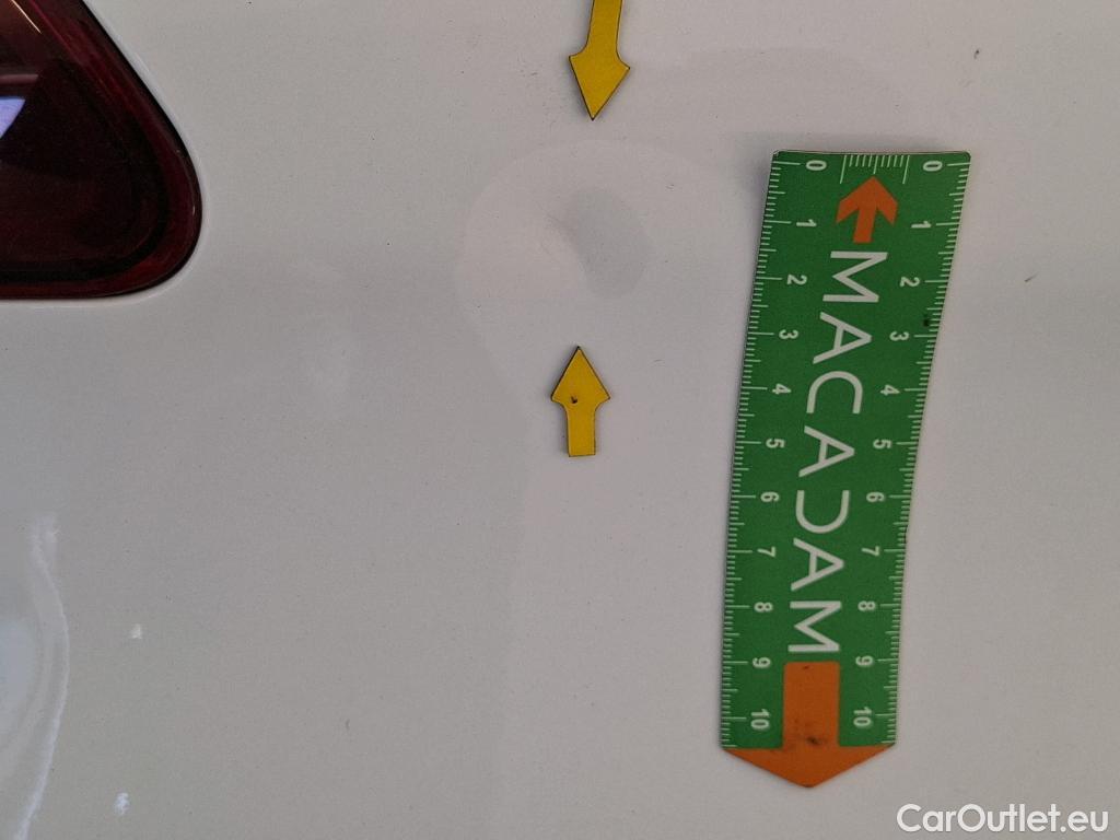  Peugeot  208 PEUGEOT  / 2015 / 5P / Berline &BLUEHDI 100 €6.c S&S ALLURE BUSINESS #55