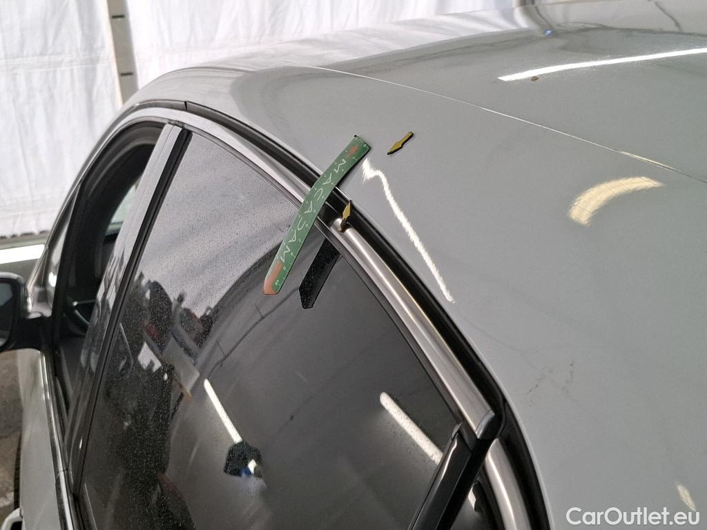  Peugeot  208 PEUGEOT  / 2015 / 5P / Berline &BLUEHDI 100 €6.c S&S ALLURE BUSINESS #51