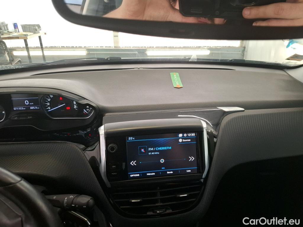  Peugeot  208 PEUGEOT  / 2015 / 5P / Berline &BLUEHDI 100 €6.c S&S ALLURE BUSINESS #1