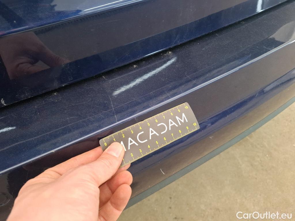  Volkswagen  Touran  Carat BlueMotion Tech 2.0 TDI 115CV BVA7 7 Sieges E6dT #23