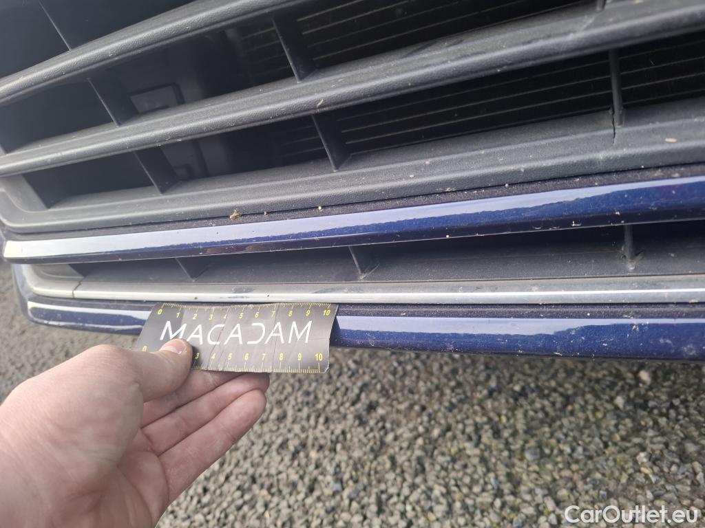  Volkswagen  Touran  Carat BlueMotion Tech 2.0 TDI 115CV BVA7 7 Sieges E6dT #35