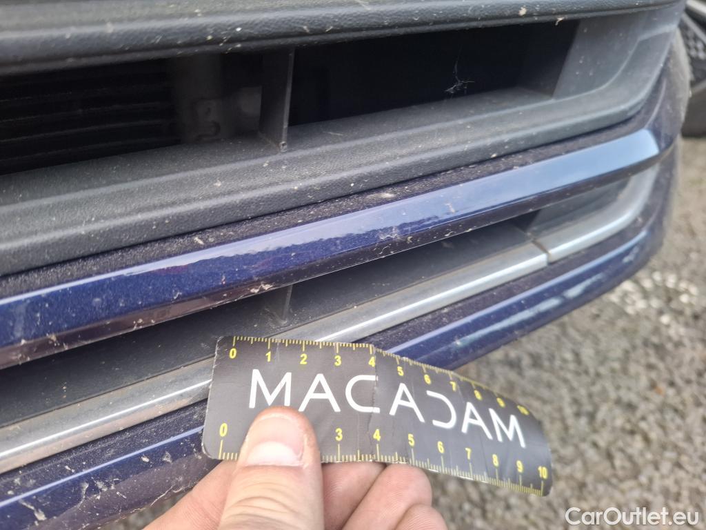  Volkswagen  Touran  Carat BlueMotion Tech 2.0 TDI 115CV BVA7 7 Sieges E6dT #36