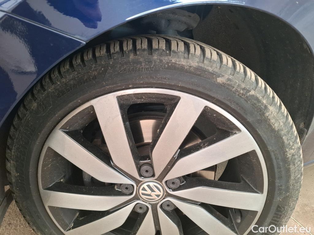  Volkswagen  Touran  Carat BlueMotion Tech 2.0 TDI 115CV BVA7 7 Sieges E6dT #50