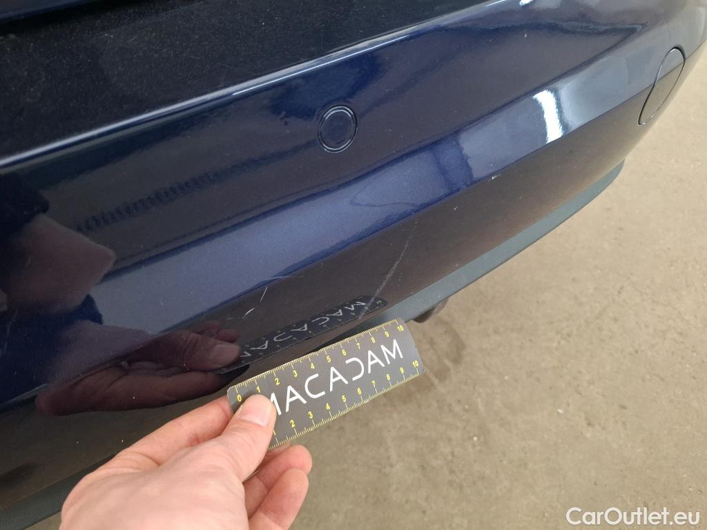  Volkswagen  Touran  Carat BlueMotion Tech 2.0 TDI 115CV BVA7 7 Sieges E6dT #26