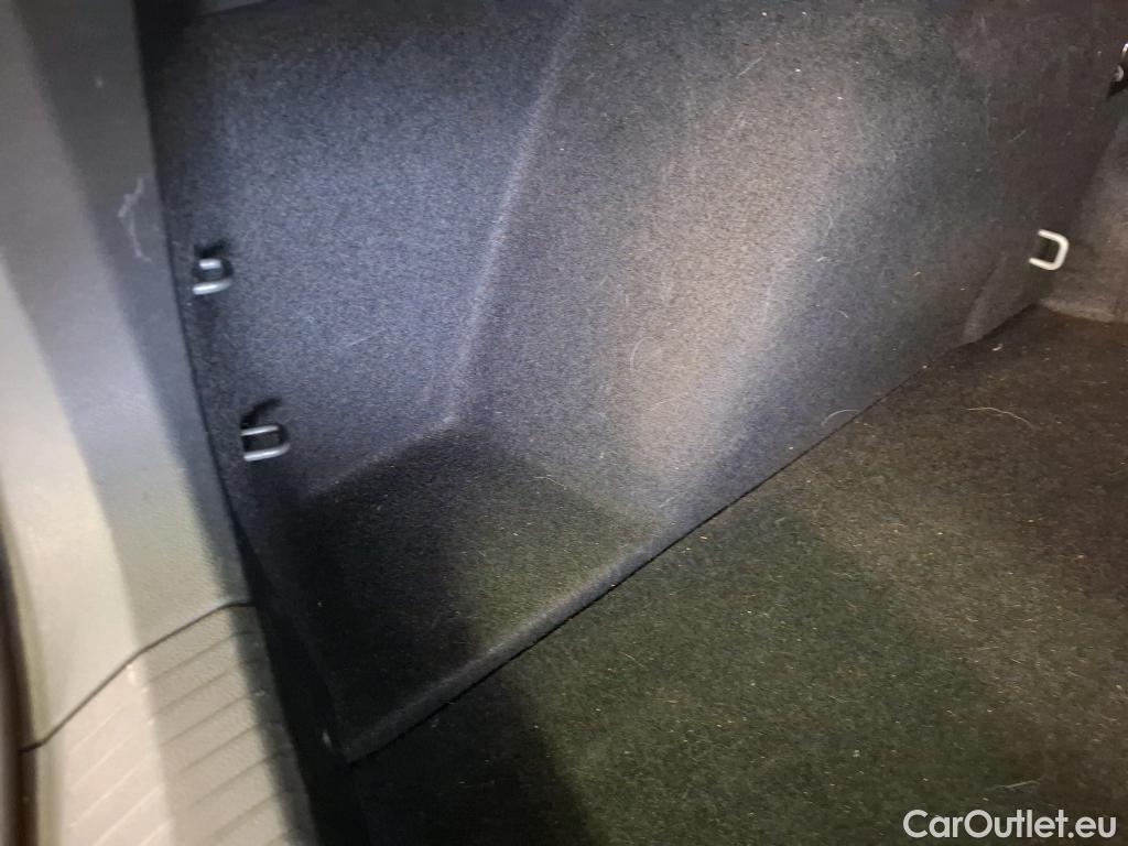  Volkswagen  Tiguan VOLKSWAGEN  / 2020 / 5P / SUV 2.0 TDI 150 DSG7 Elegance #11