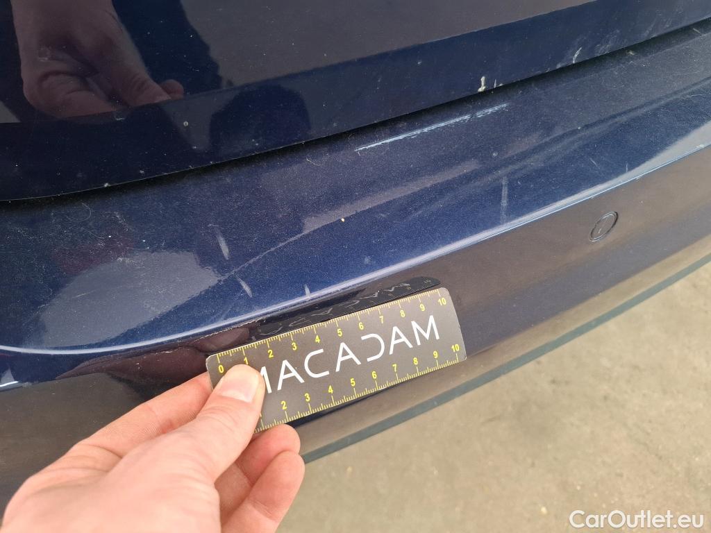  Volkswagen  Touran  Carat BlueMotion Tech 2.0 TDI 115CV BVA7 7 Sieges E6dT #22