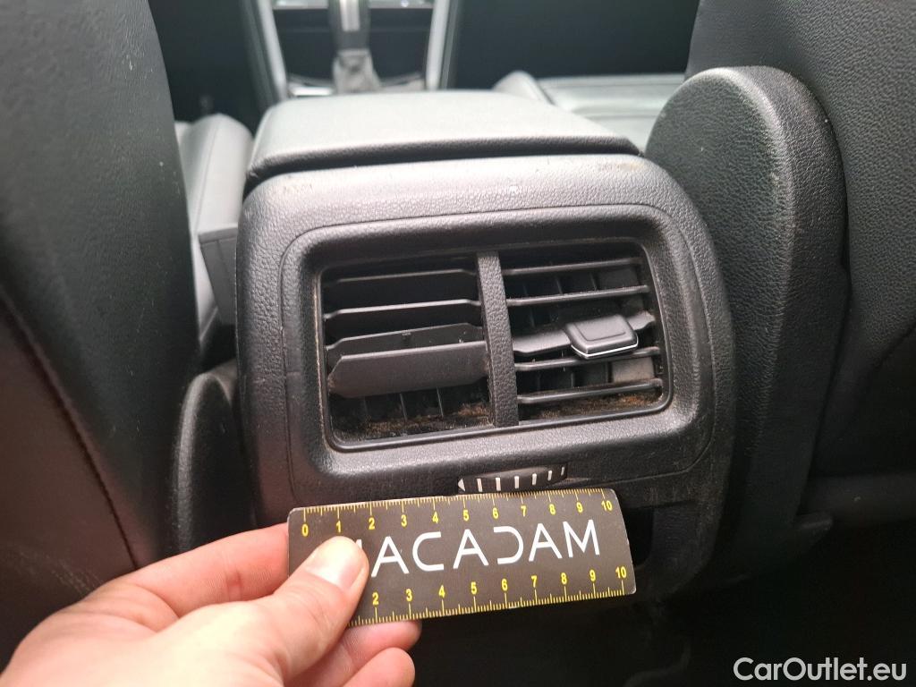  Volkswagen  Touran  Carat BlueMotion Tech 2.0 TDI 115CV BVA7 7 Sieges E6dT #29