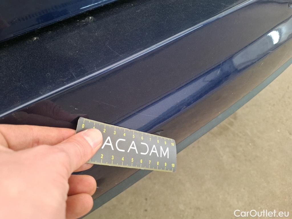  Volkswagen  Touran  Carat BlueMotion Tech 2.0 TDI 115CV BVA7 7 Sieges E6dT #25