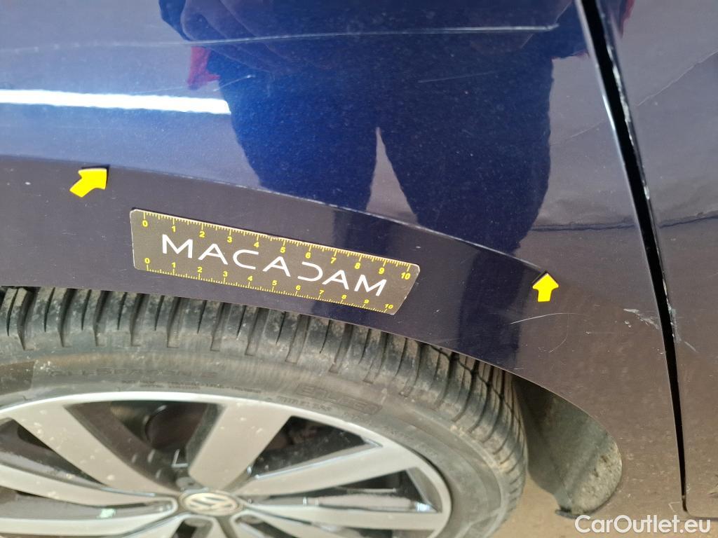  Volkswagen  Touran  Carat BlueMotion Tech 2.0 TDI 115CV BVA7 7 Sieges E6dT #13