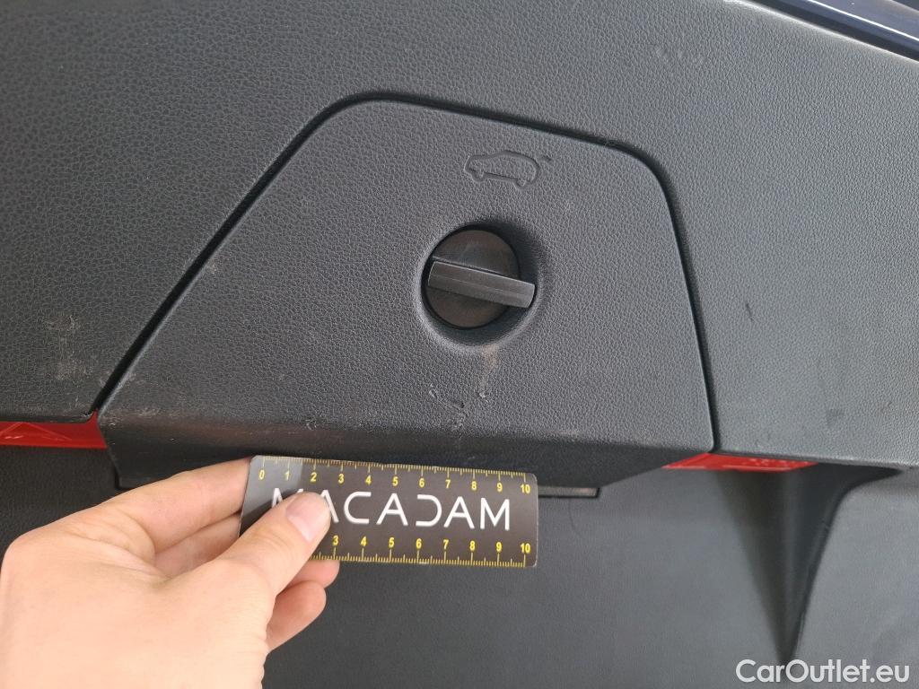  Volkswagen  Touran  Carat BlueMotion Tech 2.0 TDI 115CV BVA7 7 Sieges E6dT #56