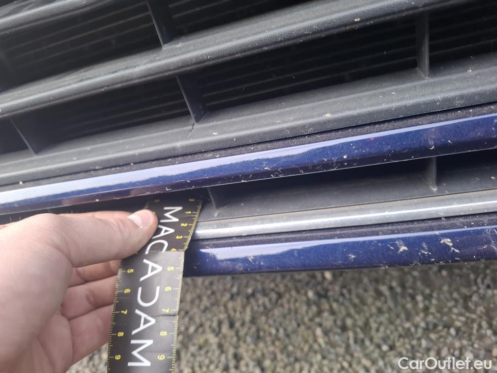  Volkswagen  Touran  Carat BlueMotion Tech 2.0 TDI 115CV BVA7 7 Sieges E6dT #40