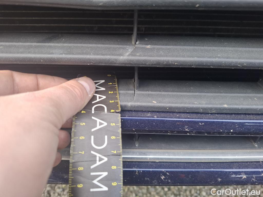  Volkswagen  Touran  Carat BlueMotion Tech 2.0 TDI 115CV BVA7 7 Sieges E6dT #43