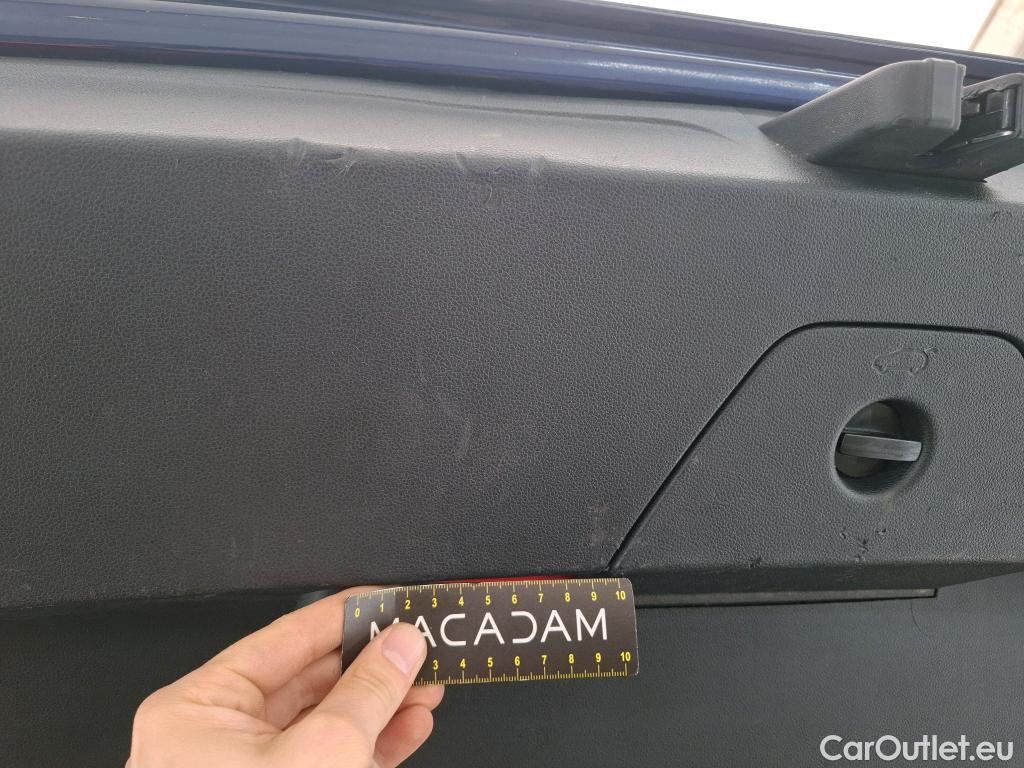  Volkswagen  Touran  Carat BlueMotion Tech 2.0 TDI 115CV BVA7 7 Sieges E6dT #55