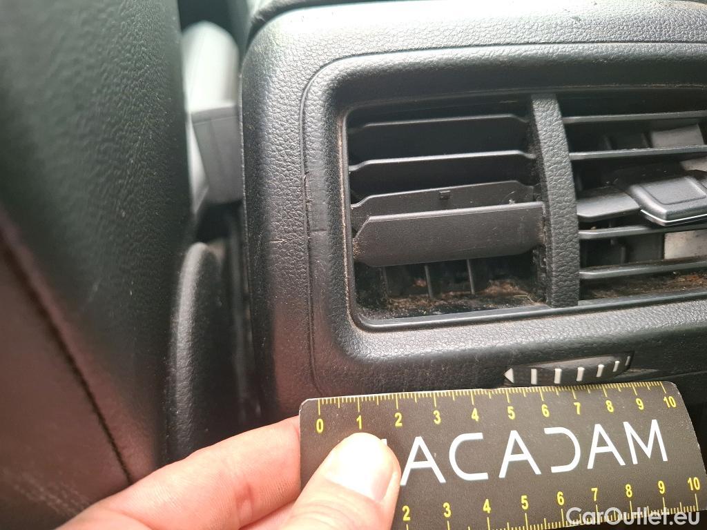  Volkswagen  Touran  Carat BlueMotion Tech 2.0 TDI 115CV BVA7 7 Sieges E6dT #30