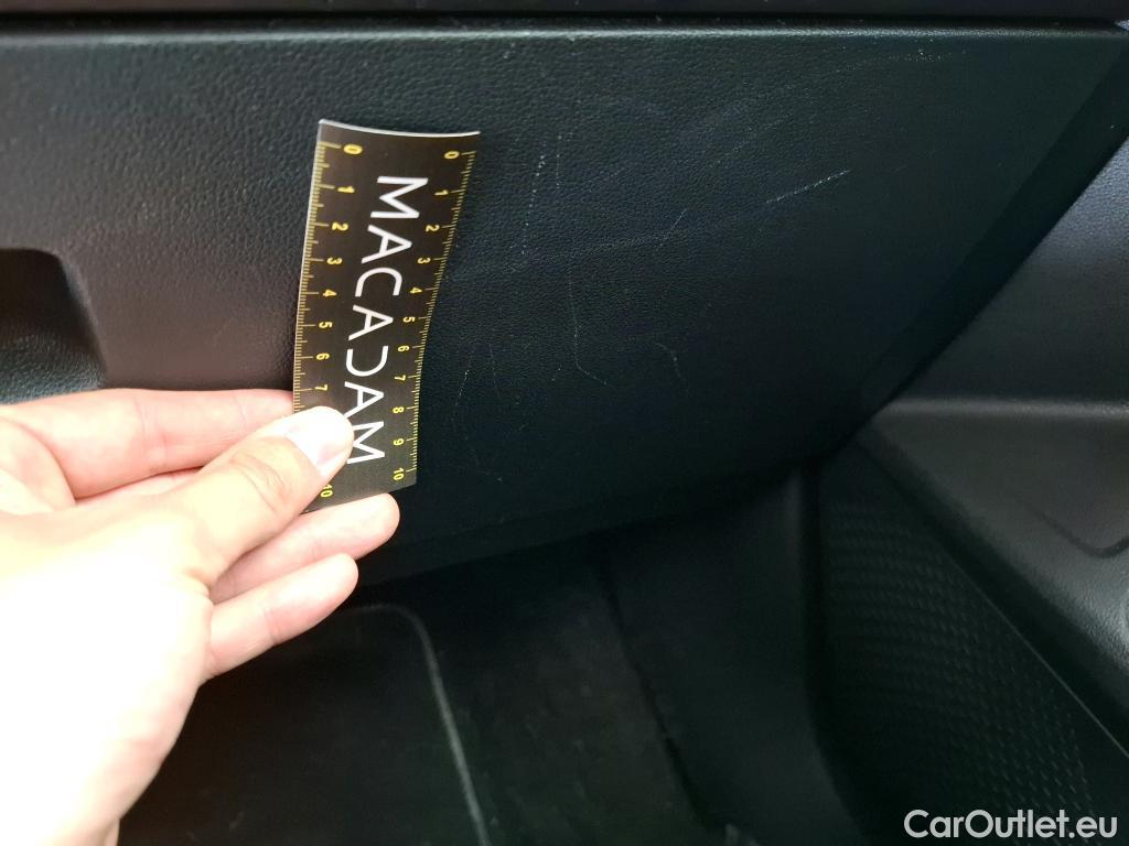  Volkswagen  Golf  VOLKSWAGEN / 2020 / 5P / Berline 2.0 TDI SCR 115 DSG7 Life Busi #12