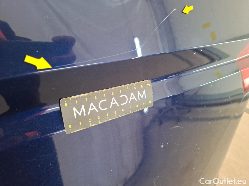  Volkswagen  Touran  Carat BlueMotion Tech 2.0 TDI 115CV BVA7 7 Sieges E6dT #11