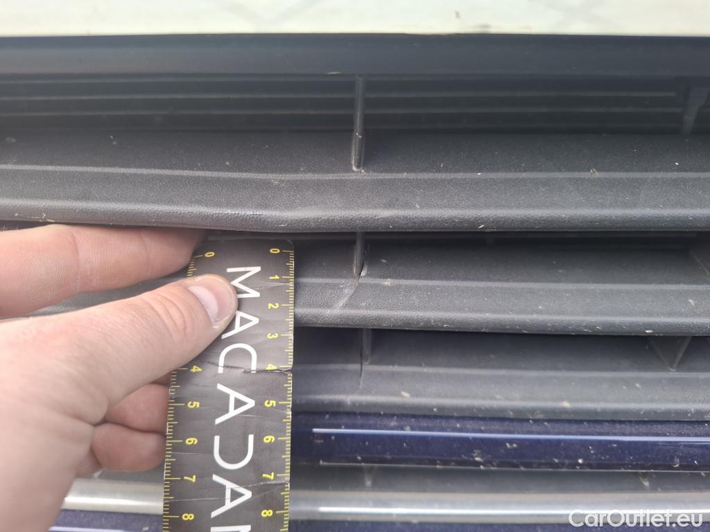  Volkswagen  Touran  Carat BlueMotion Tech 2.0 TDI 115CV BVA7 7 Sieges E6dT #37