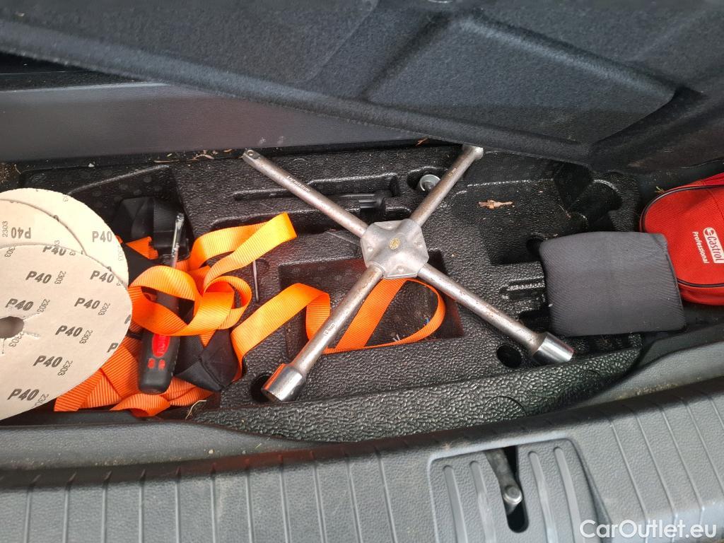  Volkswagen  Touran  Carat BlueMotion Tech 2.0 TDI 115CV BVA7 7 Sieges E6dT #65