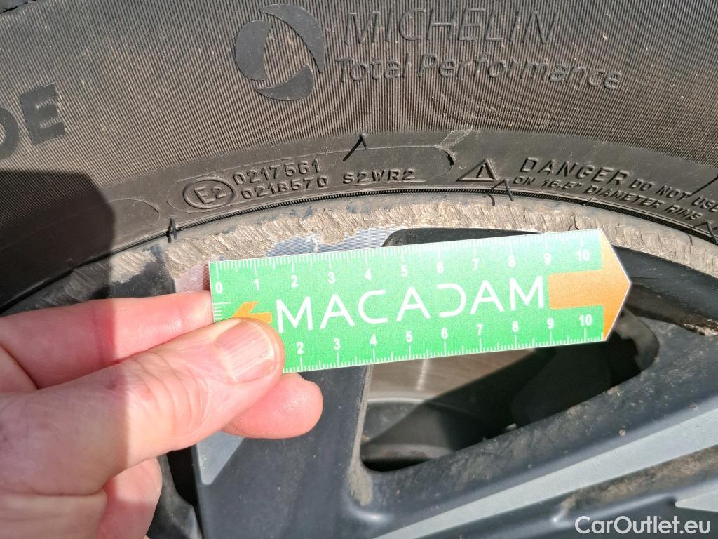  Hyundai  Bayon  / 2021 / 5P / SUV 1.0 T-GDI 100 HYBRID 48V INTUITIVE / TRANSFO VP VF #10