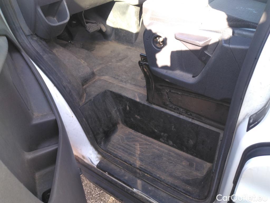  Ford  Transit FORD   2019  4P  Fourgon tôlé E 390 L3H3 elec184CH TREND BUSINE #101