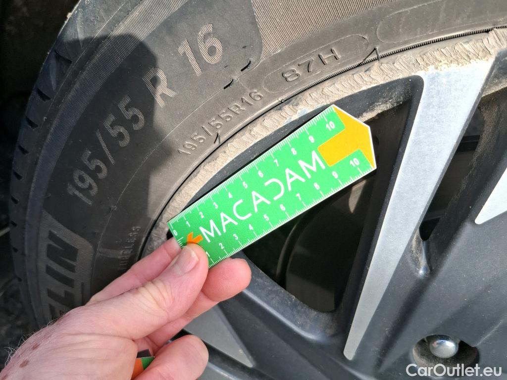  Hyundai  Bayon  / 2021 / 5P / SUV 1.0 T-GDI 100 HYBRID 48V INTUITIVE / TRANSFO VP VF #12