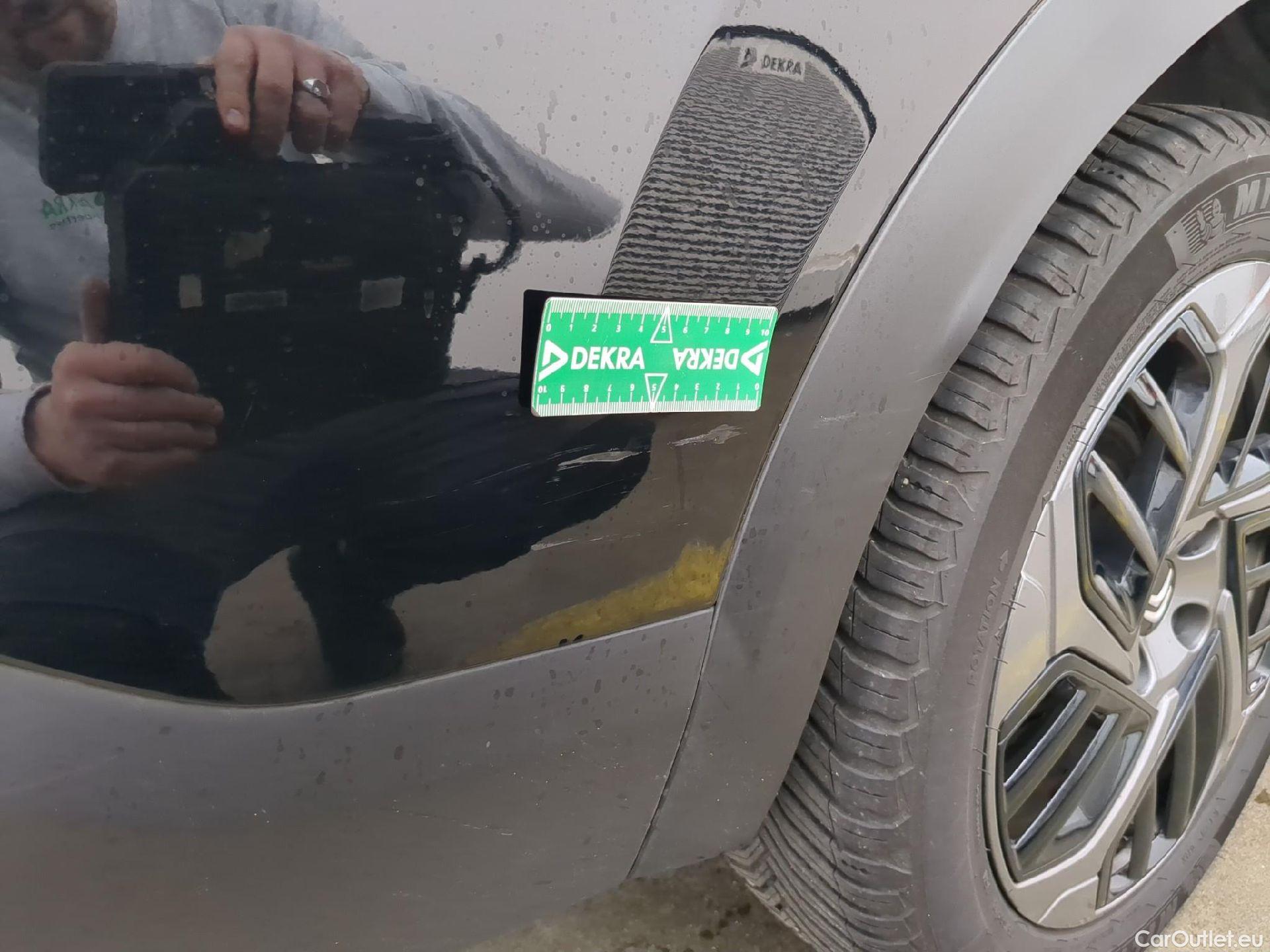  Citroen  C4 CITROEN  X / 2022 / 4P / Berline PureTech 130 S&S EAT8 Feel Pack #24