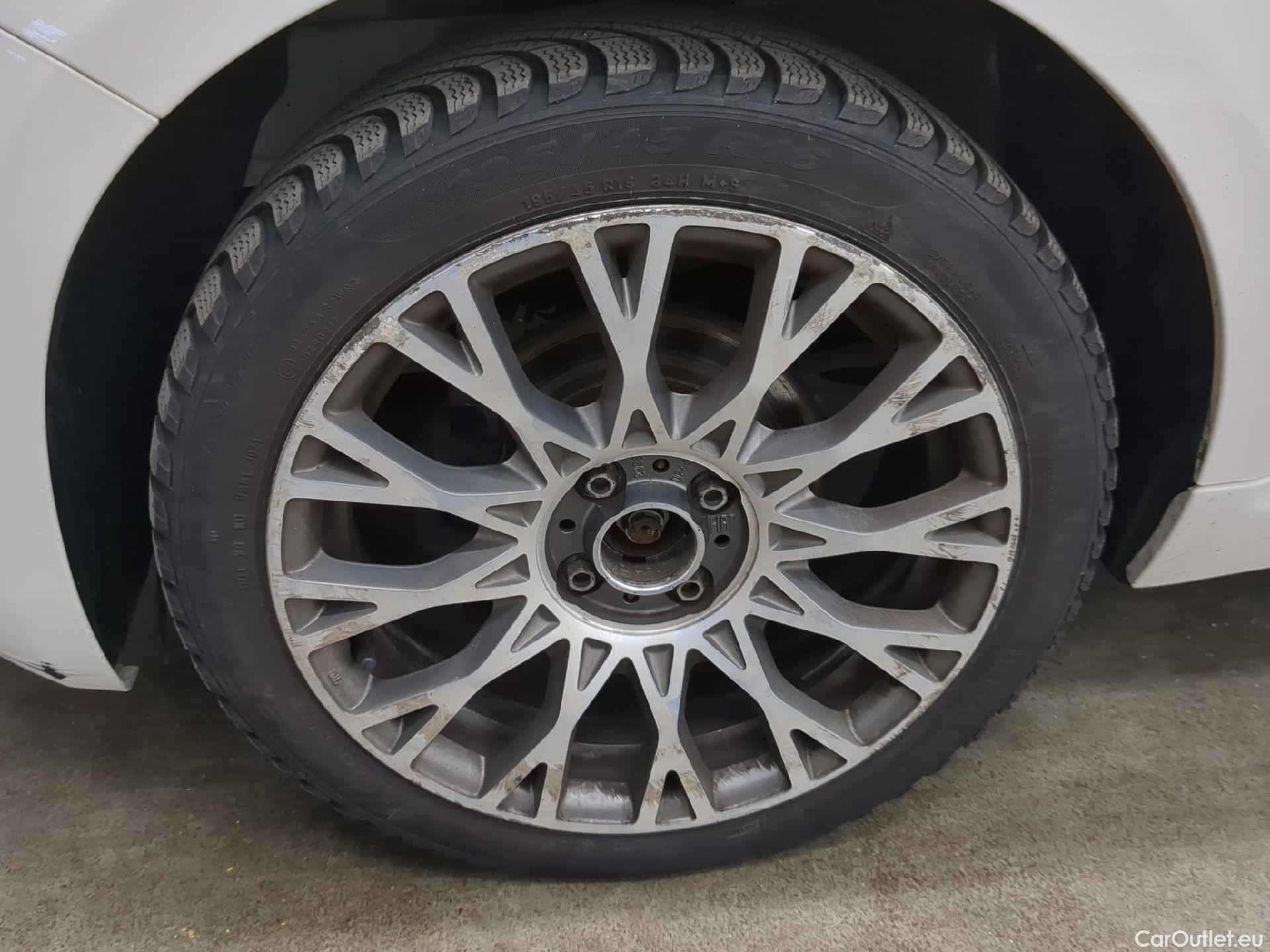  Fiat  500 FIAT  / 2015 / 3P / Berline 1.2 8V 69ch Star #8