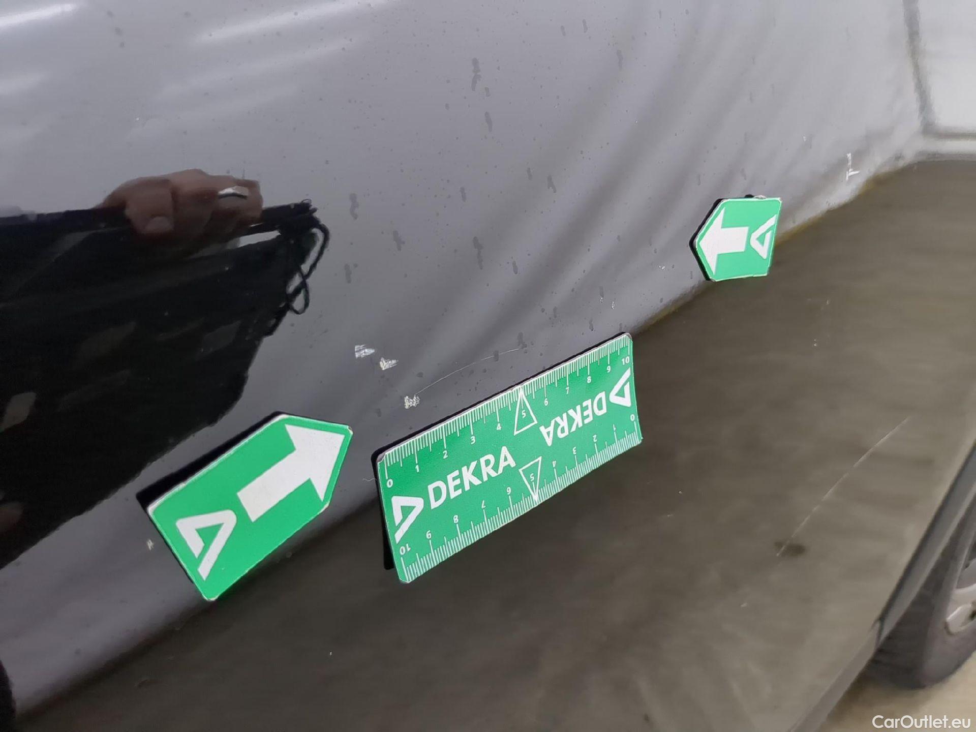  Citroen  C4 CITROEN  X / 2022 / 4P / Berline PureTech 130 S&S EAT8 Feel Pack #8