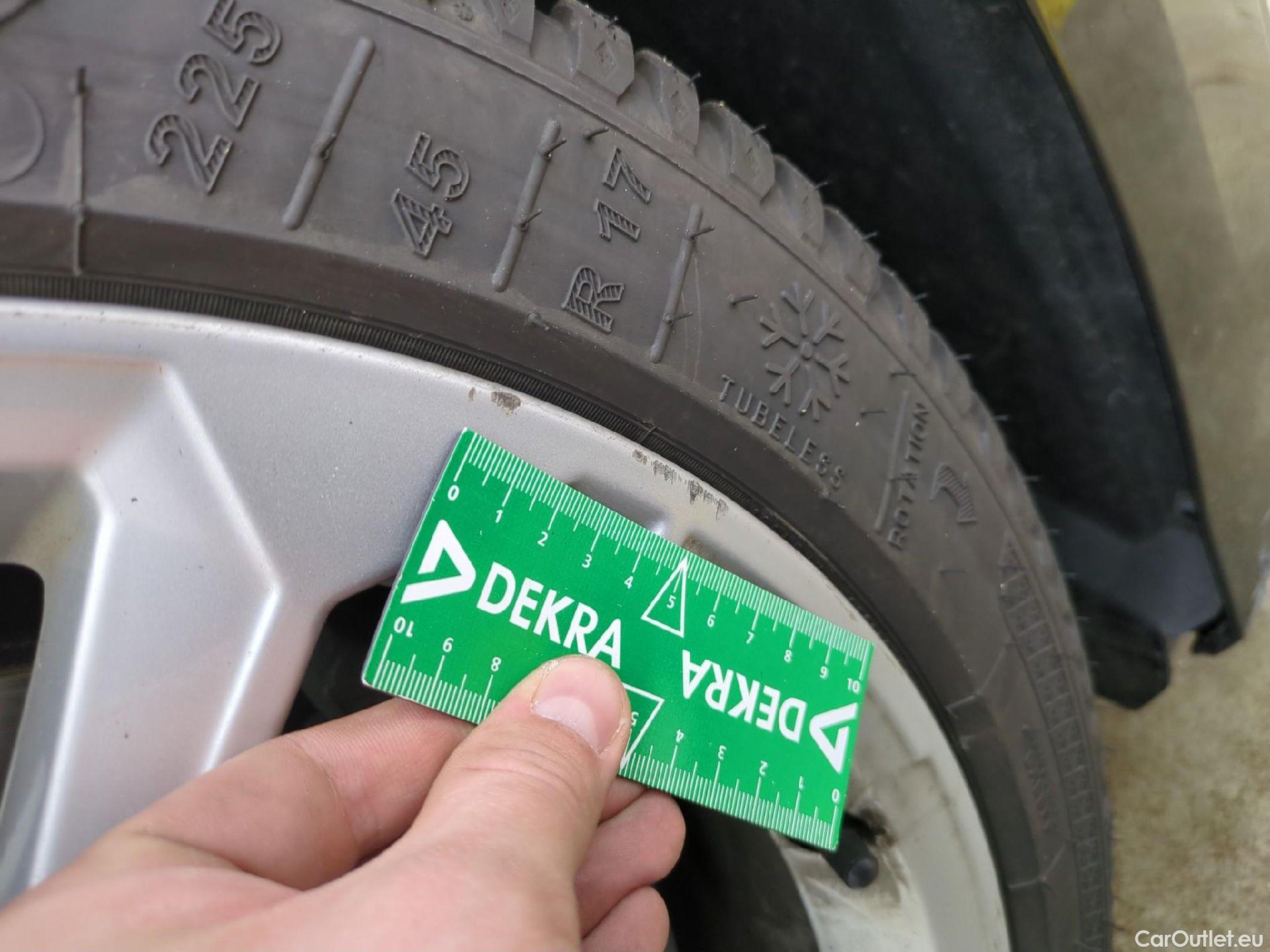  Audi  A3 AUDI  Sportback / 2020 / 5P / Berline 35 TFSI 150 MHEV S Tronic Business Line #4