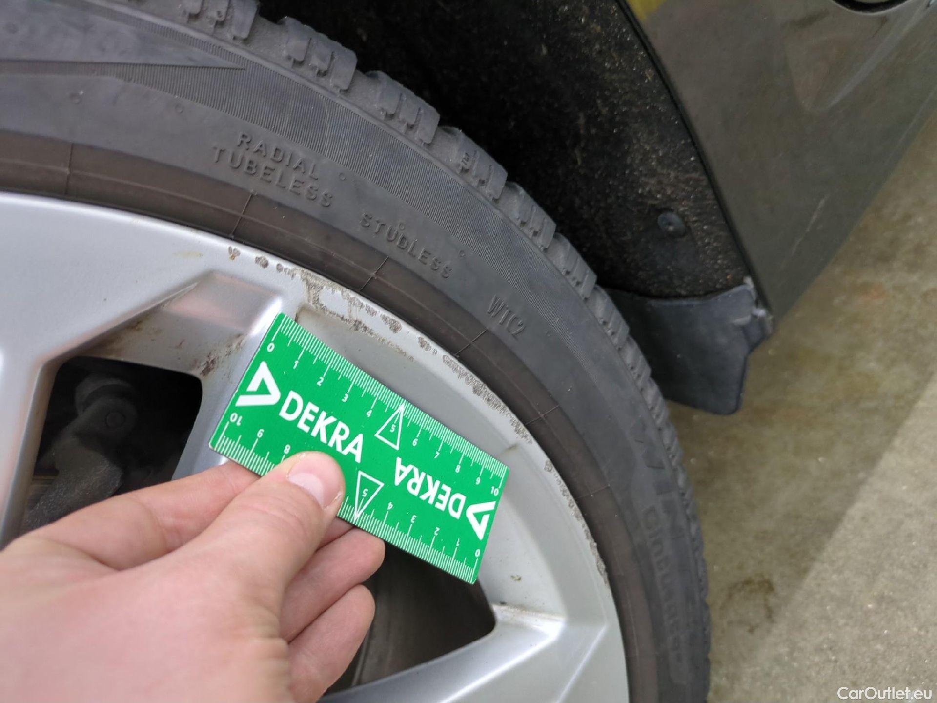  Audi  A3 AUDI  Sportback / 2020 / 5P / Berline 35 TFSI 150 MHEV S Tronic Business Line #24