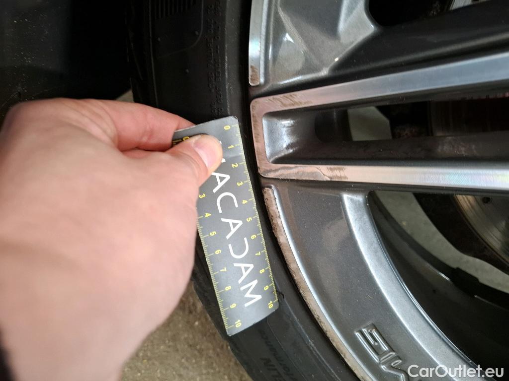  Mercedes  C-Klasse MERCEDES-BENZ Classe C Berline / 2018 / 4P / Berline C 200 d AMG Line #13