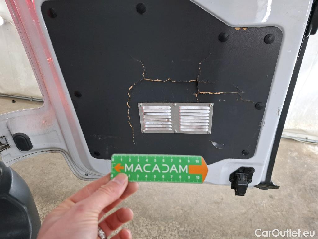  Peugeot  Expert  Fourgon Asphalt Standard 2.0 HDi 145CV BVM6 E6d #17