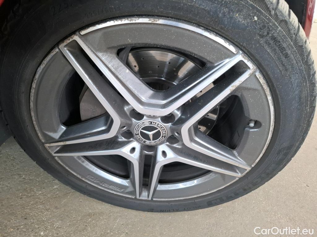  Mercedes  C-Klasse MERCEDES-BENZ Classe C Berline / 2018 / 4P / Berline C 200 d AMG Line #18