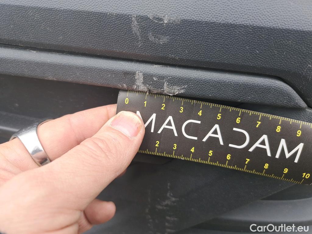  Volkswagen  Crafter  Fourgon Fourgon 35 mittlerer Radstand mit Hochdach FWD 2.0 140CV BVM6 #57