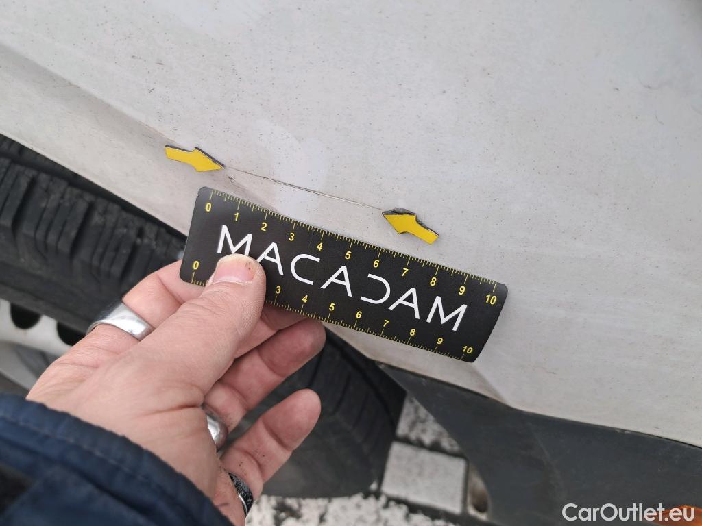  Volkswagen  Crafter  Fourgon Fourgon 35 mittlerer Radstand mit Hochdach FWD 2.0 140CV BVM6 #14