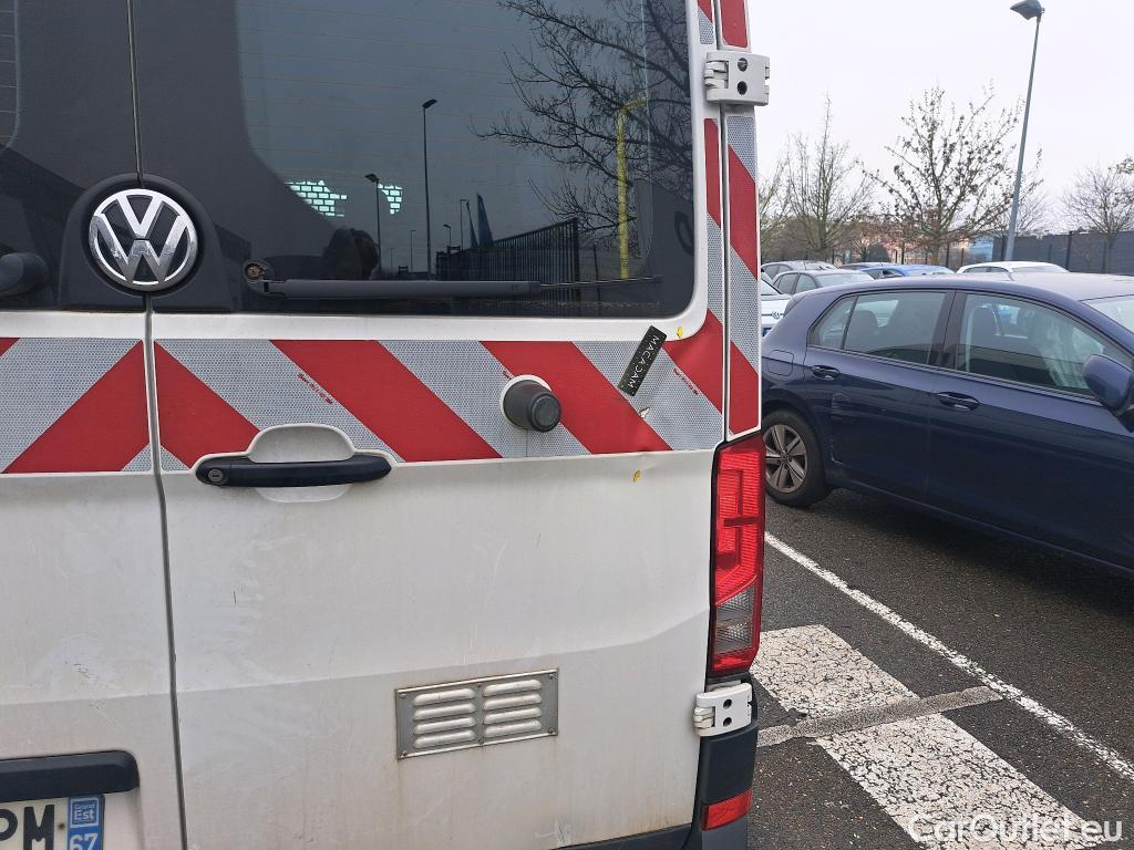  Volkswagen  Crafter  Fourgon Fourgon 35 mittlerer Radstand mit Hochdach FWD 2.0 140CV BVM6 #15