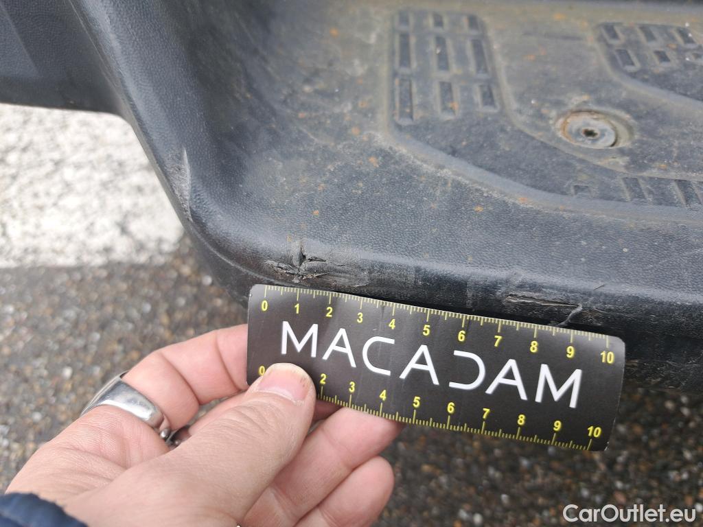  Volkswagen  Crafter  Fourgon Fourgon 35 mittlerer Radstand mit Hochdach FWD 2.0 140CV BVM6 #9