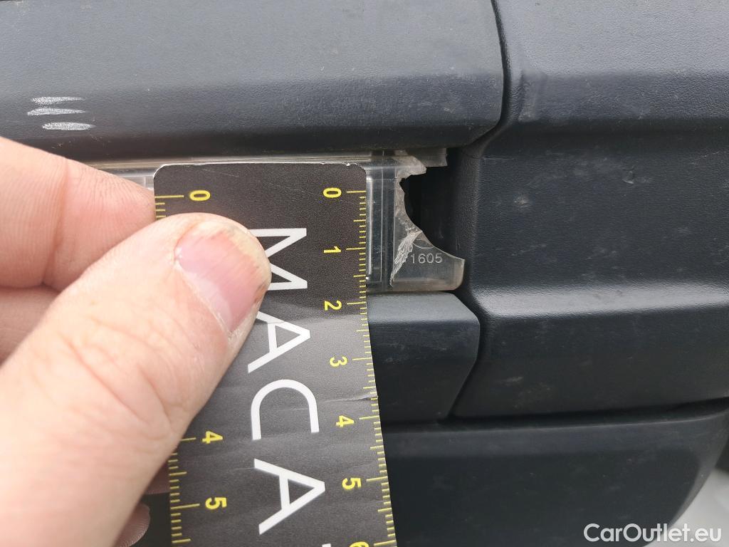  Volkswagen  Crafter  Fourgon Fourgon 35 mittlerer Radstand mit Hochdach FWD 2.0 140CV BVM6 #38