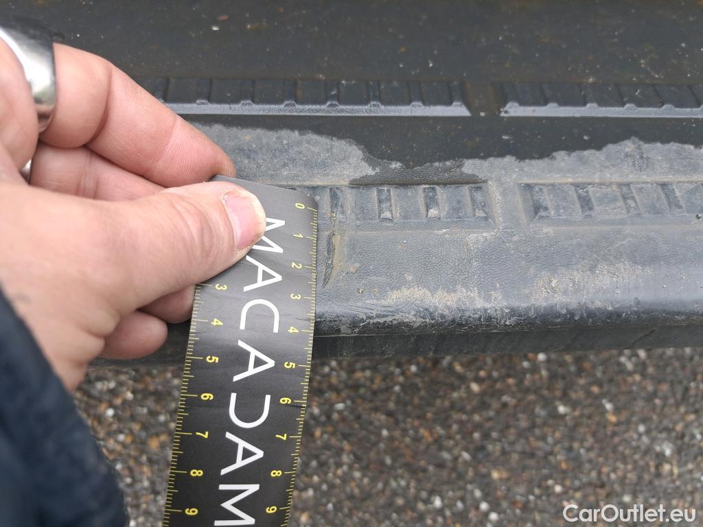  Volkswagen  Crafter  Fourgon Fourgon 35 mittlerer Radstand mit Hochdach FWD 2.0 140CV BVM6 #7