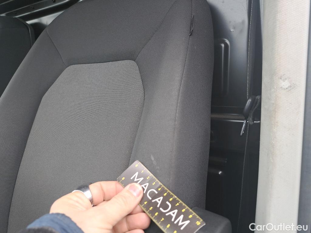  Volkswagen  Crafter  Fourgon Fourgon 35 mittlerer Radstand mit Hochdach FWD 2.0 140CV BVM6 #48