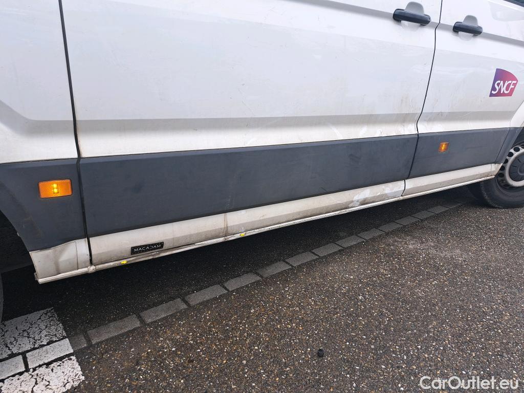  Volkswagen  Crafter  Fourgon Fourgon 35 mittlerer Radstand mit Hochdach FWD 2.0 140CV BVM6 #25