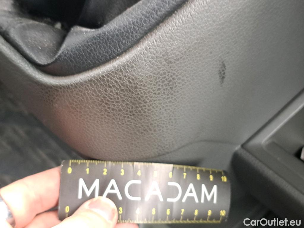  Volkswagen  Crafter  Fourgon Fourgon 35 mittlerer Radstand mit Hochdach FWD 2.0 140CV BVM6 #47