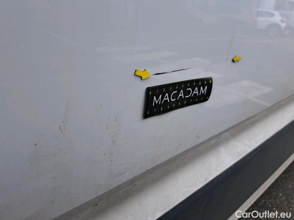  Volkswagen  Crafter  Fourgon Fourgon 35 mittlerer Radstand mit Hochdach FWD 2.0 140CV BVM6 #2